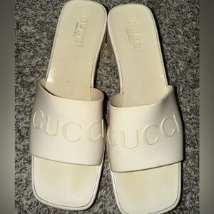 Gucci Cream Slide Sandals with Embossed Logo